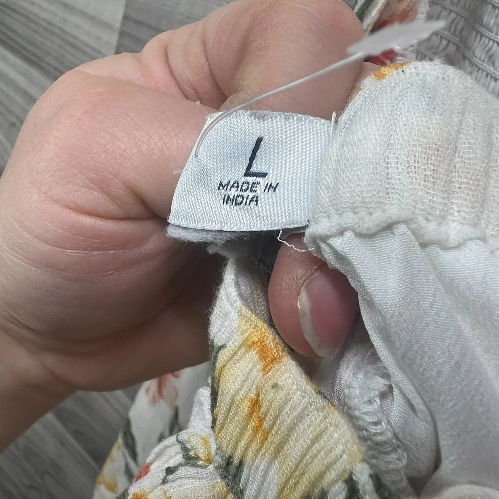 Hollister Romper Dress Women's Large Ivory Floral Cut Out‎ Back Smocked Front - Picture 4 of 16